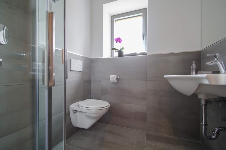 2.Bad Romantik Suite.jpg